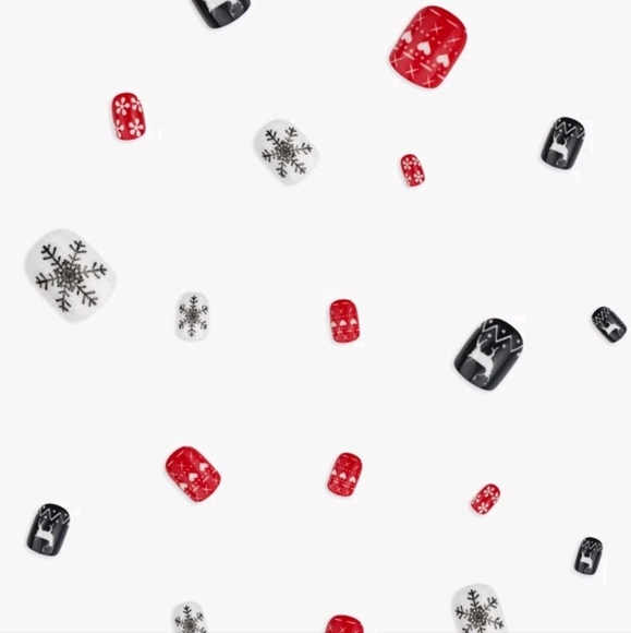 24 pc Xmas Nails - Picture 2 of 4